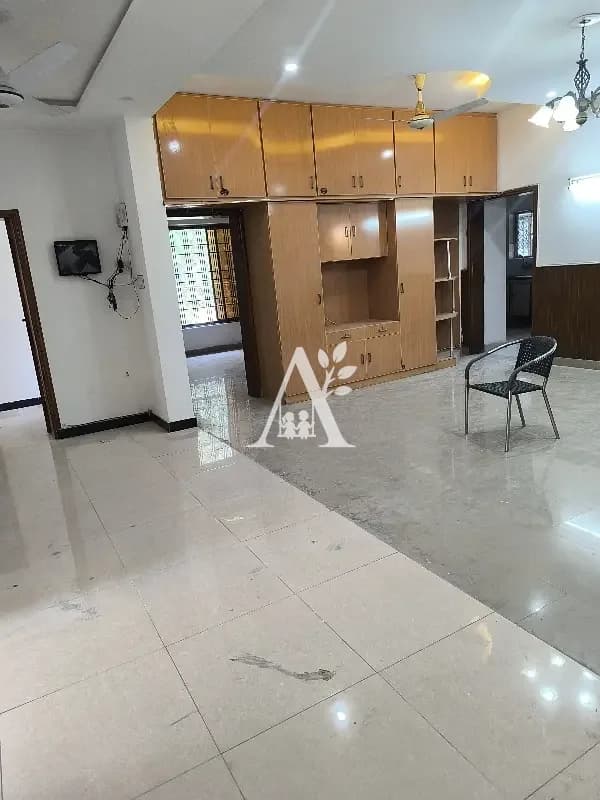 Upper Portion for Rent in G-9 Islamabad | Drawing Dining TV Lounge Kitchen | Family House in G-9, Islamabad photo 2
