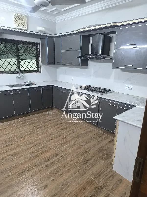 House for Rent in G-10 Islamabad | Spacious Family Home | Prime Sector in G-10, Islamabad photo 3