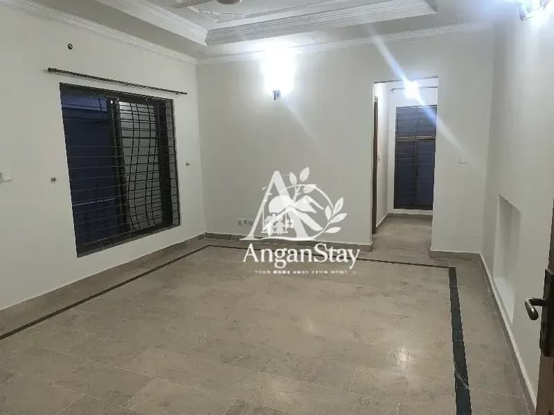 House for Rent in G-10 Islamabad | Drawing Dining TV Lounge | Spacious Living in G-10, Islamabad photo 3