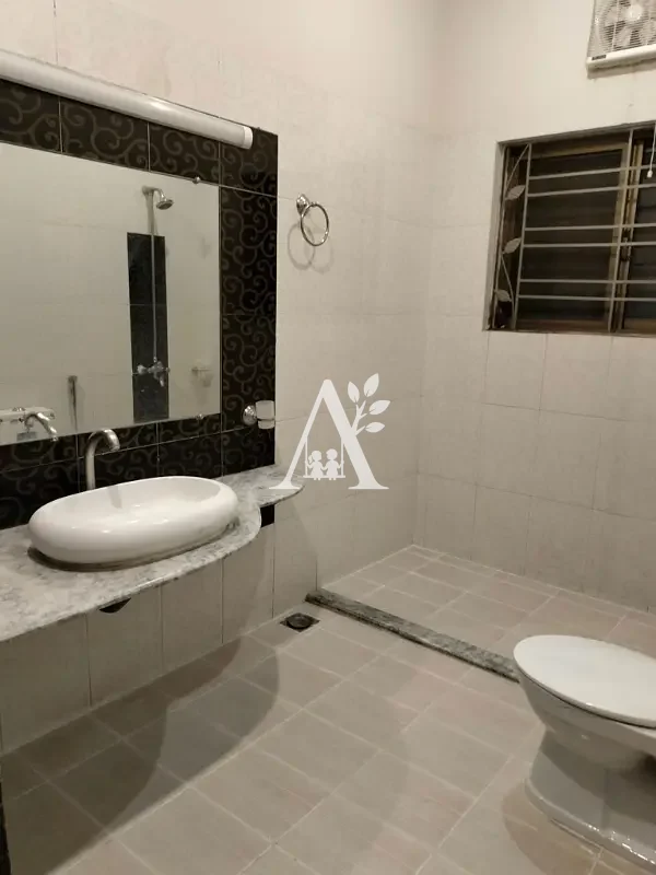 1 Kanal Upper Portion for Rent in F-10 Islamabad | Prime Location | Luxury Living | Spacious House Portion | Family Friendly in F-11, Islamabad photo 4