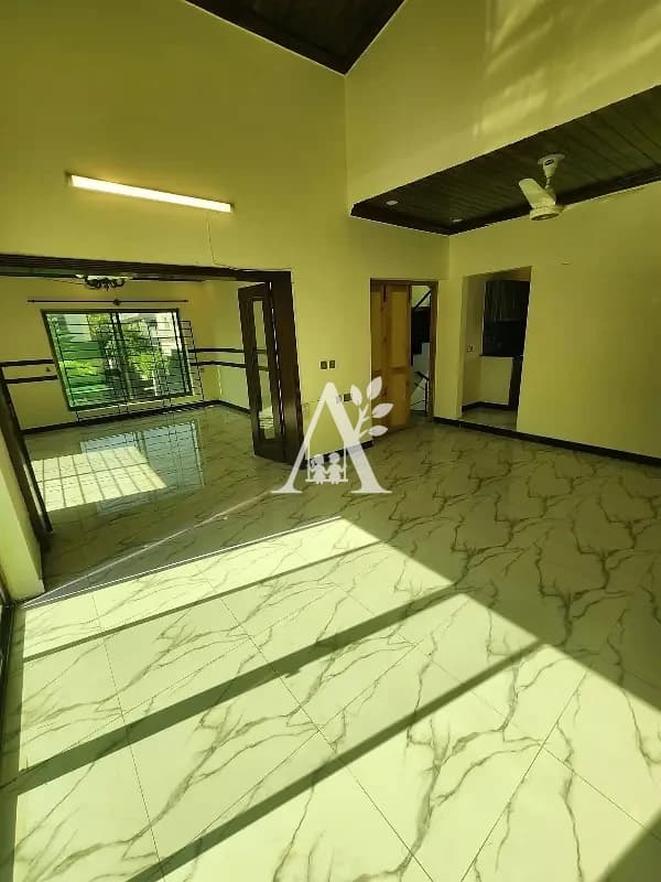House for Rent in G-10 Islamabad | 2 Bedrooms | Drawing Dining TV Lounge Kitchen in G-10, Islamabad photo 2