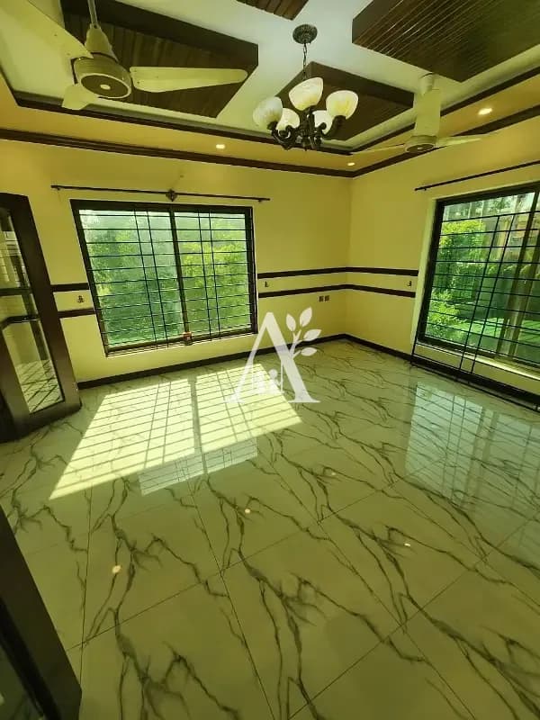House for Rent in G-10 Islamabad | 2 Bedrooms | Drawing Dining TV Lounge Kitchen in G-10, Islamabad photo 3