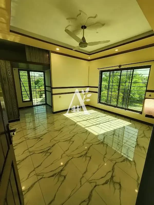 House for Rent in G-10 Islamabad | 2 Bedrooms | Drawing Dining TV Lounge Kitchen in G-10, Islamabad photo 5