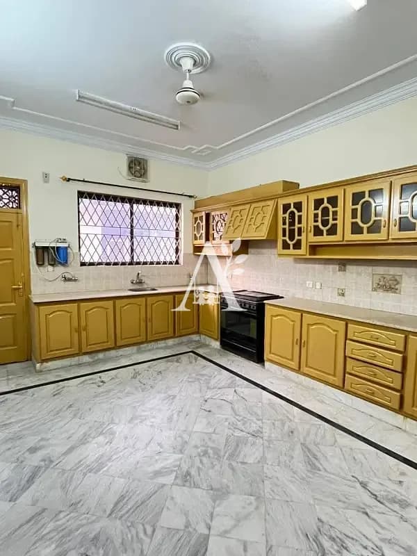 House for Rent in F-11 Islamabad | Drawing Dining TV Lounge | Spacious Luxury Home in F-11, Islamabad photo 5