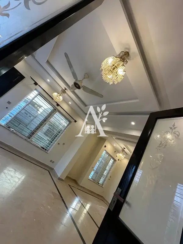 Brand New Upper Portion Available for Rent in F-10 Islamabad | Luxury House in F-10, Islamabad photo 2
