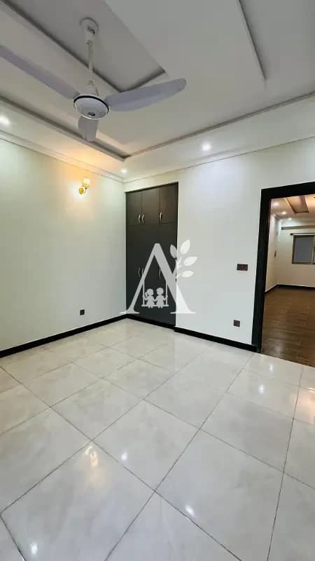 Luxury Available for Rent in E-11 Islamabad in E-11, Islamabad photo 4