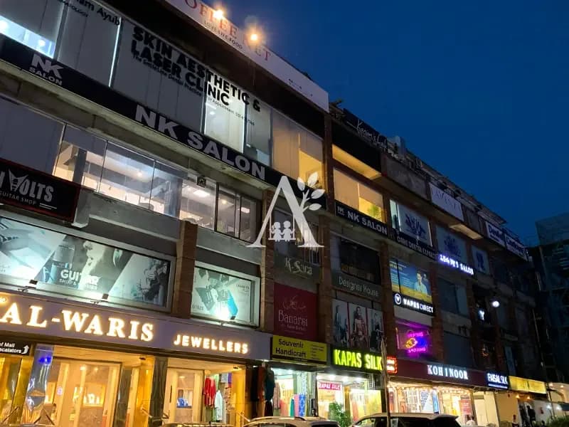Prime Commercial Shops for Brands & Business in G-11 Markaz Islamabad | Ground Floor | High Footfall | Main Markaz Location | Ideal for Retail & Franchise in F-7, Islamabad photo 4