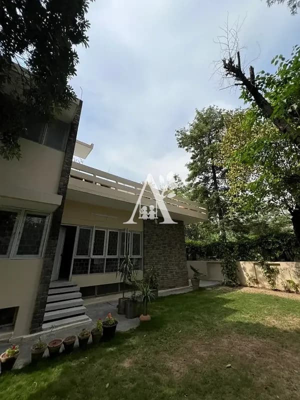 House Available for Rent in F-6/2 Islamabad in F-6/1, Islamabad