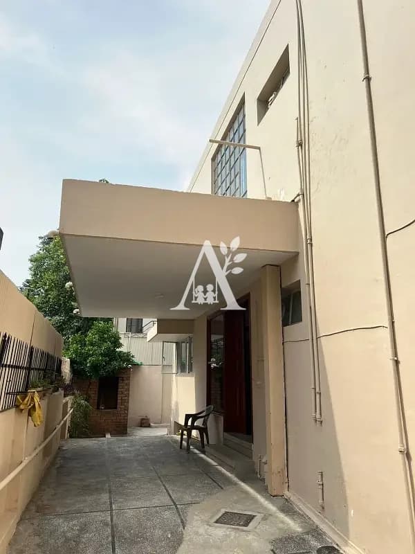 House Available for Rent in F-6/2 Islamabad in F-6/1, Islamabad photo 3