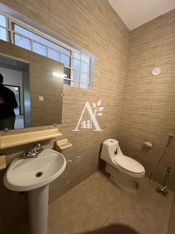 House Available for Rent in F-6/2 Islamabad in F-6/1, Islamabad photo 5