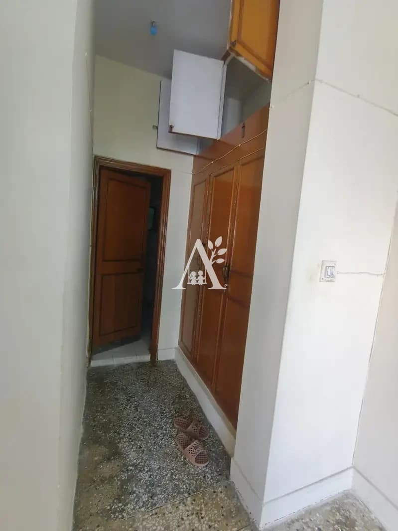 Spacious 3 Bedroom Upper Floor for Rent G-10/2 Islamabad | Independent Entrance | Near Markaz in G-10, Islamabad