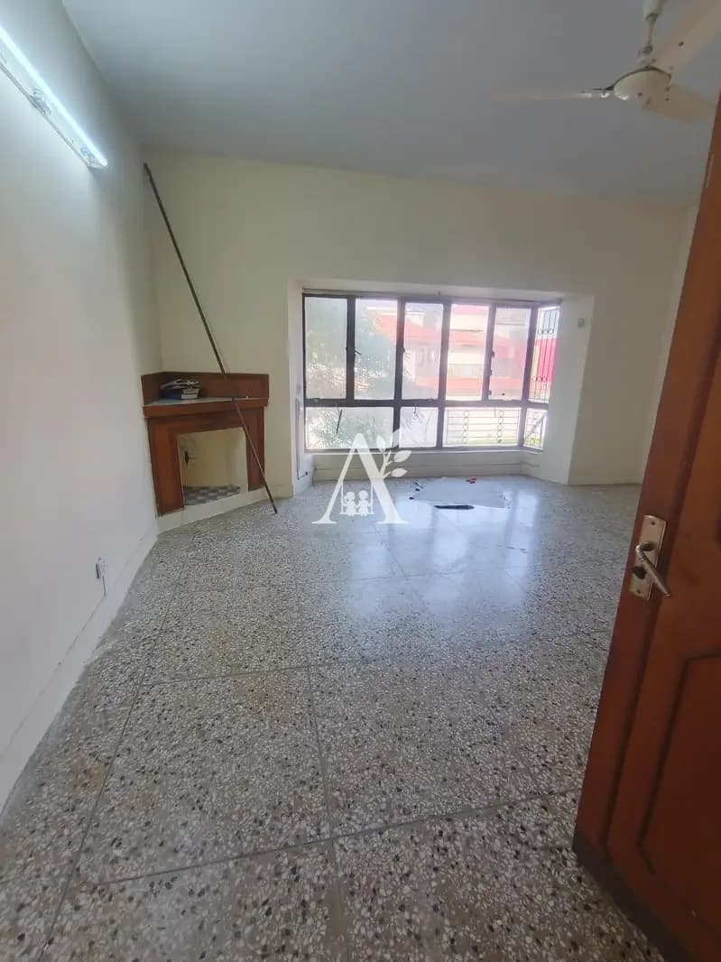 Spacious 3 Bedroom Upper Floor for Rent G-10/2 Islamabad | Independent Entrance | Near Markaz in G-10, Islamabad photo 5