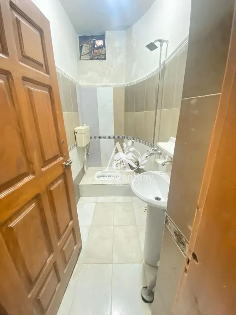 Commercial Basement for Rent G-13 Islamabad | Huge Open Space | Near Srinagar Highway in G-13, Islamabad photo 3