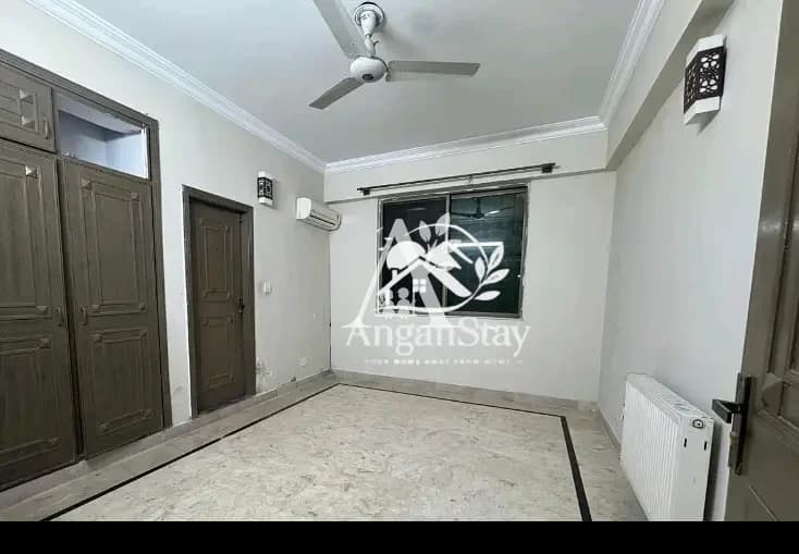 Stunning Ground Floor for Rent G-13 Islamabad | Massive Layout | Prime Location Near Markaz in G-13, Islamabad photo 2