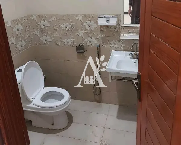 Beautiful Upper Portion available for Rent G-13 Islamabad | Executive Lifestyle | Prime Markaz Location in G-13, Islamabad photo 3