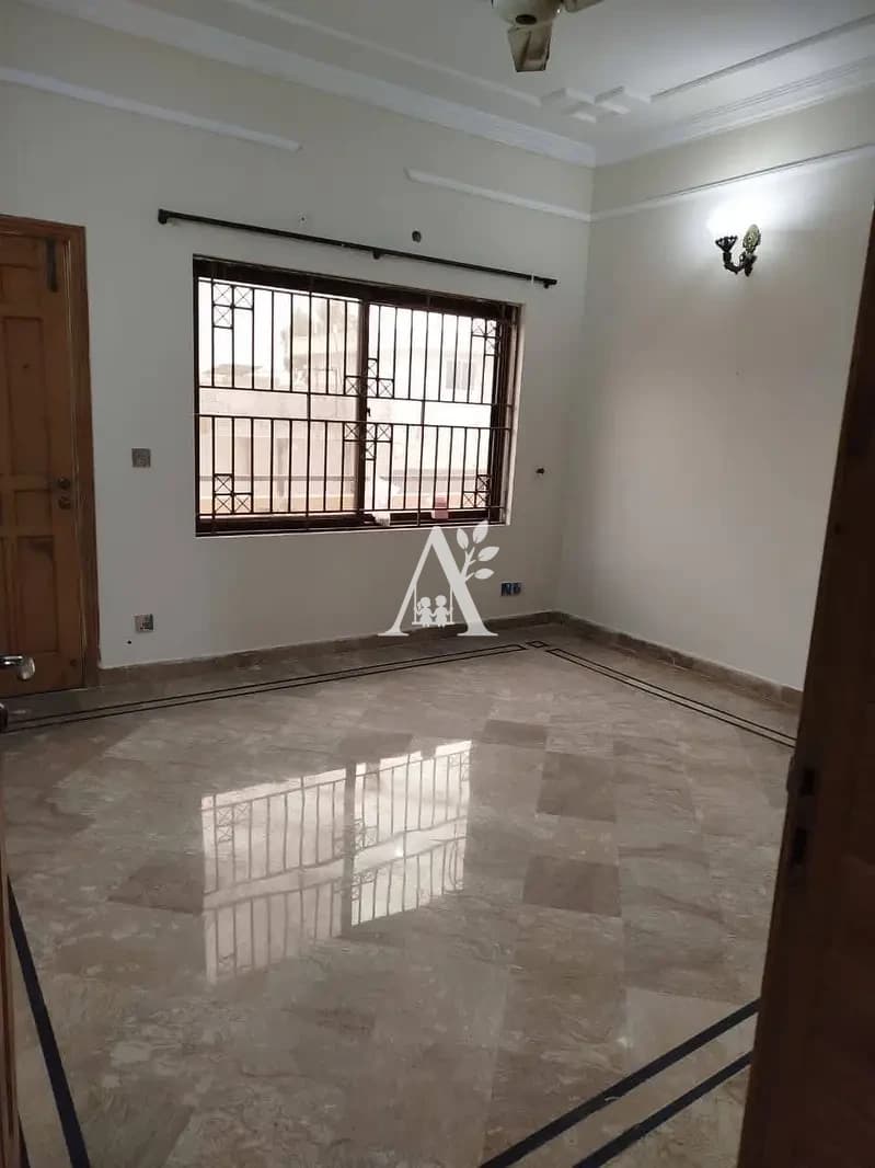 Beautiful Upper Floor for Rent G-13 Islamabad | Executive Lifestyle | Prime Markaz Location in G-13, Islamabad photo 2