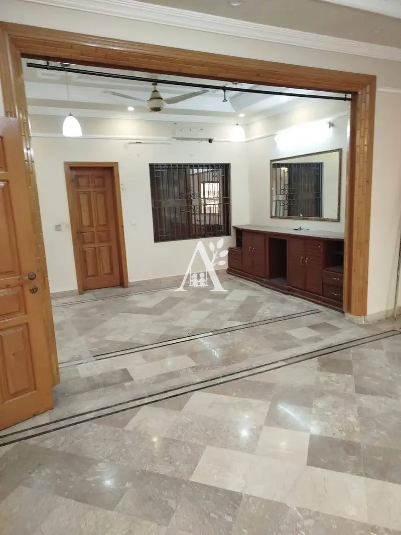 Beautiful Upper Floor for Rent G-13 Islamabad | Executive Lifestyle | Prime Markaz Location in G-13, Islamabad photo 4