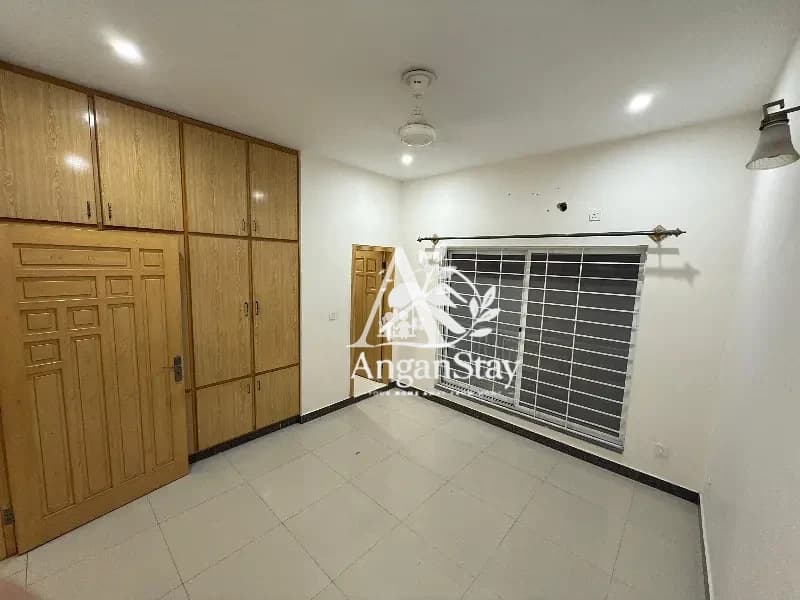Beautifully Upper Floor for Rent G-13 Islamabad | Independent Entrance | Prime Location in G-13, Islamabad photo 2