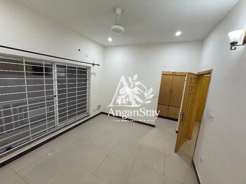 Beautifully Upper Floor for Rent G-13 Islamabad | Independent Entrance | Prime Location in G-13, Islamabad photo 3