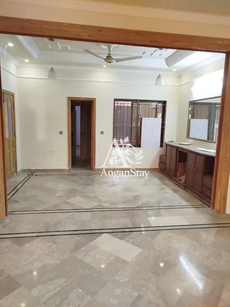 Luxury Upper Portion for Rent in G-13 Islamabad | Ideal for Family | Private Entrance in G-13, Islamabad photo 5