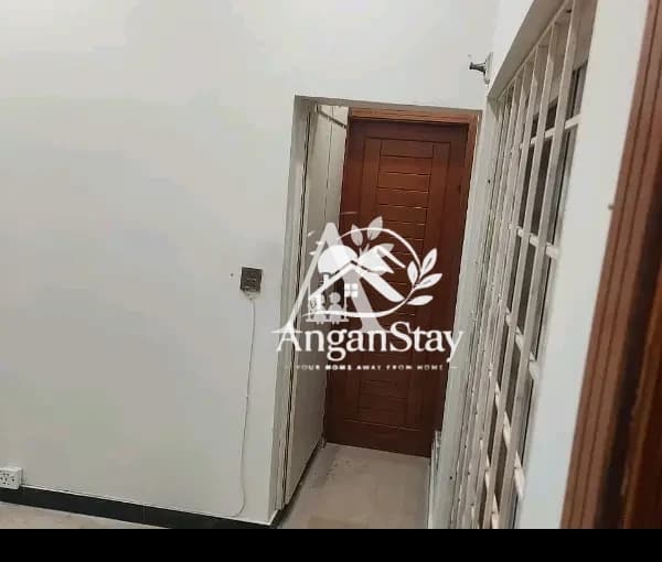 Upper Floor for Rent G-13 Islamabad | Independent Entrance | Prime Location in G-13, Islamabad photo 2