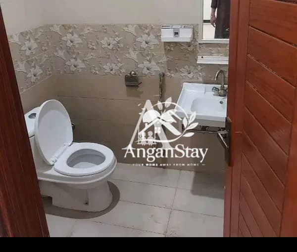 Upper Floor for Rent G-13 Islamabad | Independent Entrance | Prime Location in G-13, Islamabad photo 3