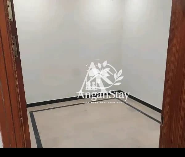 Upper Floor for Rent G-13 Islamabad | Independent Entrance | Prime Location in G-13, Islamabad photo 4