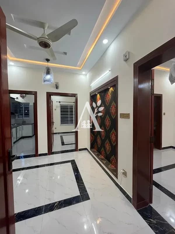 Luxury House for Rent in G-13 Islamabad | Ideal for Family | Prime Location in G-13, Islamabad photo 2