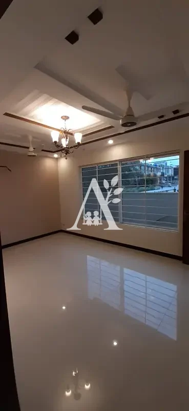 Upper Portion for Rent G-13 Islamabad | Ideal for Family & Professionals | Prime Markaz Location in G-13, Islamabad