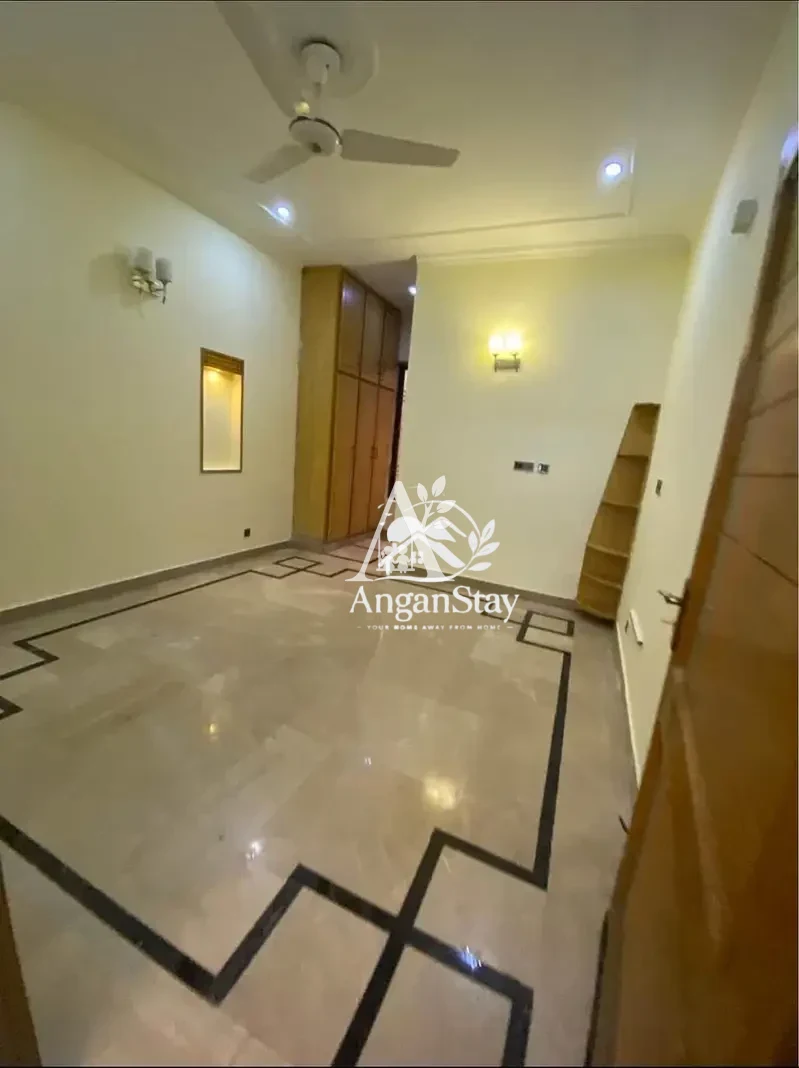 Luxury Ground Floor for Rent G-13 Islamabad | 10 Marla | Independent Entrance | Prime Location in G-13/3, Islamabad