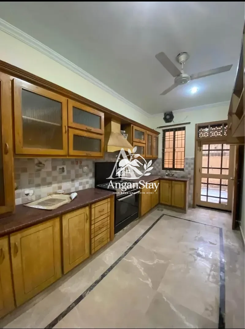 Luxury Ground Floor for Rent G-13 Islamabad | 10 Marla | Independent Entrance | Prime Location in G-13/3, Islamabad photo 5
