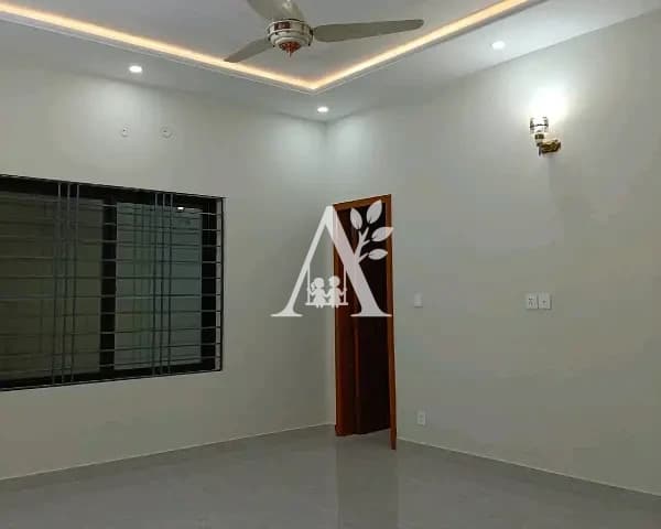 Luxury Ground Portion for Rent in G-13 Islamabad | Ideal for Family | Independent Entrance in G-13, Islamabad photo 2