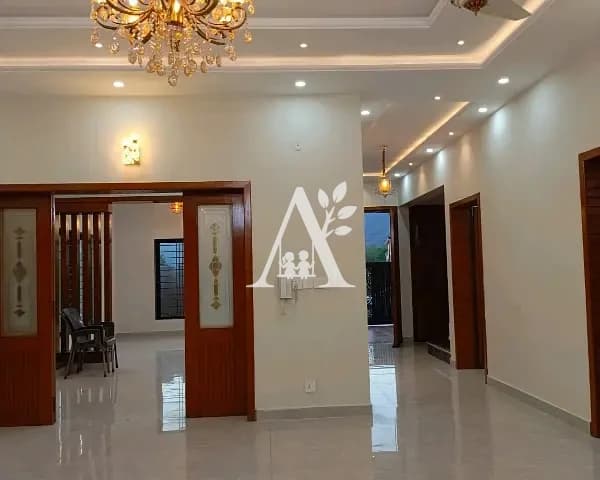 Luxury Ground Portion for Rent in G-13 Islamabad | Ideal for Family | Independent Entrance in G-13, Islamabad photo 4